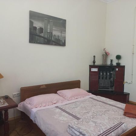 Апартаменты Затишна оселя Львов Экстерьер фото
